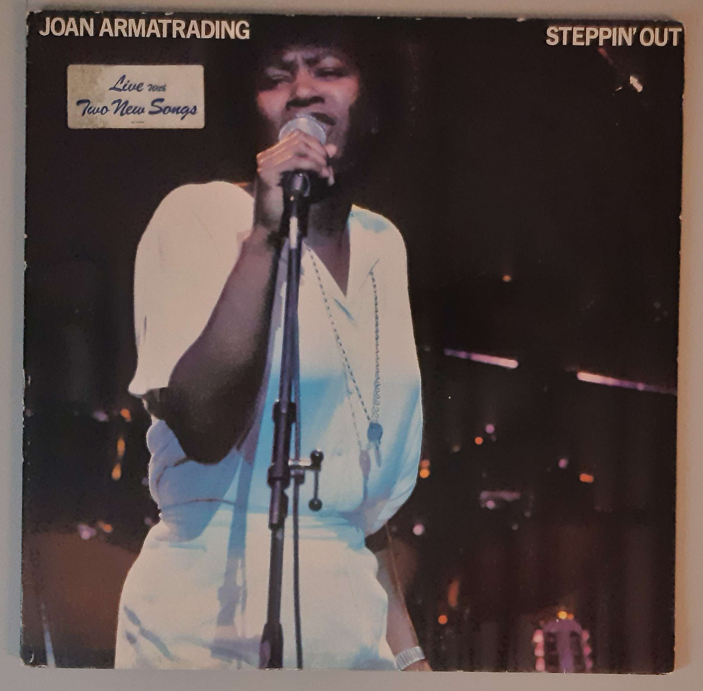 Joan Armatrading – "Steppin' Out" (A&M Records – AMLH 64789) Cover Vorderseite