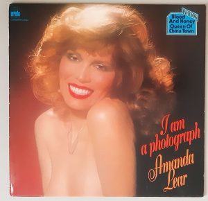 Amanda Lear – "I Am A Photograph" (Ariola – 665 786) Cover Vorderseite