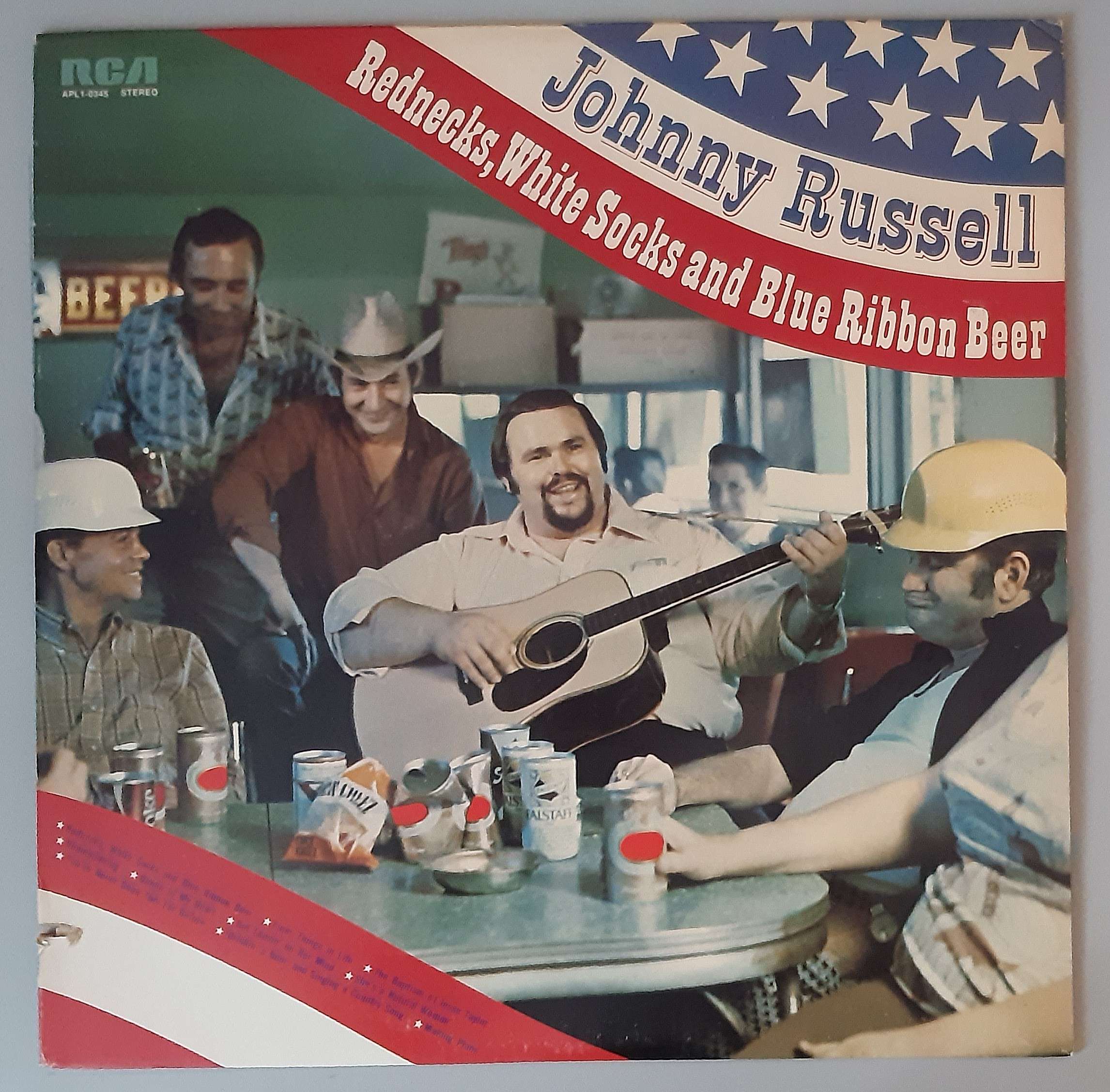 Johnny Russell – "Rednecks, White Socks And Blue Ribbon Beer" (RCA – APL1-0345) Cover Vorderseite
