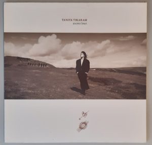 Tanita Tikaram – "Ancient Heart" (WEA – 243877 -1) Cover Vorderseite