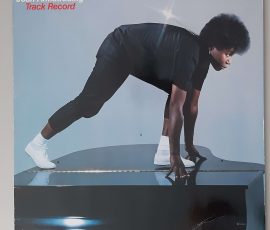 Joan Armatrading – "Track Record" (A&M Records – 394 987-1) Cover Vorderseite Joan Armatrading – "Track Record" (A&M Records – 394 987-1) Cover Vorderseite