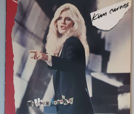 Kim Carnes – "Mistaken Identity" (EMI America – 1A 062-400 008) Cover Vorderseite Kim Carnes – "Mistaken Identity" (EMI America – 1A 062-400 008) Cover Vorderseite