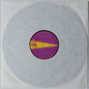 DeBarge – "Rhythm Of The Night" (Gordy) 45 RPM, Maxi-Single (Gordy – ZC 69301) Schutzhülle DeBarge – "Rhythm Of The Night" (Gordy) 45 RPM, Maxi-Single (Gordy – ZC 69301) Schutzhülle