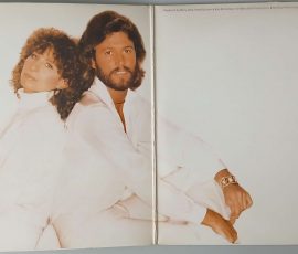 Streisand – "Guilty" (CBS – CBS 86122) Gatefold Streisand – "Guilty" (CBS – CBS 86122) Gatefold