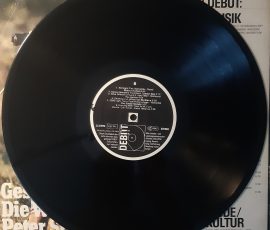 Various – Debüt LP / Zeitschrift Ausgabe 6 (Nr. 06) (Debüt – 05.1984) Platte Seite 2 Various – Debüt LP / Zeitschrift Ausgabe 6 (Nr. 06) (Debüt – 05.1984) Platte Seite 2