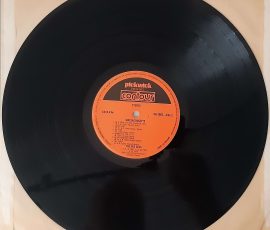 The Bee Gees – "Massachusetts" (Contour – CN 2002) Platte Seite 2 The Bee Gees – "Massachusetts" (Contour – CN 2002) Platte Seite 2