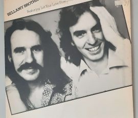 Bellamy Brothers – "Featuring "Let Your Love Flow" (And Others)" (Curb Records - BS 2941) Cover Vorderseite Bellamy Brothers – "Featuring "Let Your Love Flow" (And Others)" (Curb Records - BS 2941) Cover Vorderseite
