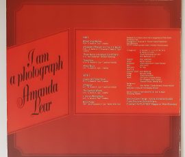 Amanda Lear – "I Am A Photograph" (Ariola – 665 786) Cover Rückseite Amanda Lear – "I Am A Photograph" (Ariola – 665 786) Cover Rückseite
