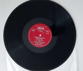 Mireille Mathieu – "An Einem Sonntag In Avignon" (AMIGA – 8 55 259) Platte Seite 1 Mireille Mathieu – "An Einem Sonntag In Avignon" (AMIGA – 8 55 259) Platte Seite 1