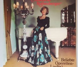 Anneliese Rothenberger – "Beliebte Operettenlieder" (AMIGA – 8 45 248) Cover Vorderseite Anneliese Rothenberger – "Beliebte Operettenlieder" (AMIGA – 8 45 248) Cover Vorderseite