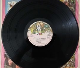 Genesis – "... And Then There Were Thre" (Charisma – 9124 023) Platte Seite 1 Genesis – "... And Then There Were Thre" (Charisma – 9124 023) Platte Seite 1