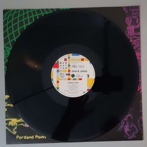 Grace Jones – "Inside Story" (Manhattan Records – 1A 062-24 0643 1) Platz Seite 2