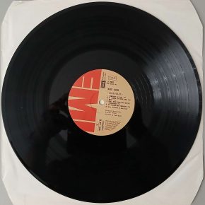 Kate Bush – "Lionheart" (EMI – 3C 064-06859) Platte Seite 1 Kate Bush – "Lionheart" (EMI – 3C 064-06859) Platte Seite 1