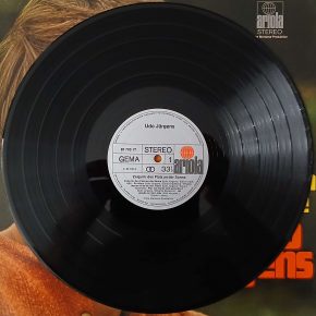 Udo Jürgens – "Zeig mir den Platz an der Sonne" (Ariola – C 85 700) Platte Seite 1 Udo Jürgens – "Zeig mir den Platz an der Sonne" (Ariola – C 85 700) Platte Seite 1