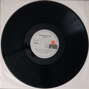 Various – "The Beat Goes On Vol. 3" (Ariola – 88 745 XAT) Platte Seite 1 Various – "The Beat Goes On Vol. 3" (Ariola – 88 745 XAT) Platte Seite 1