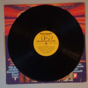 Various – "Wim Thoelke Präsentiert: 3x9 - 9 Stars Mit 27 Melodien" (Stern Musik - 2488 013) Platte Seite 1 Various – "Wim Thoelke Präsentiert: 3x9 - 9 Stars Mit 27 Melodien" (Stern Musik - 2488 013) Platte Seite 1